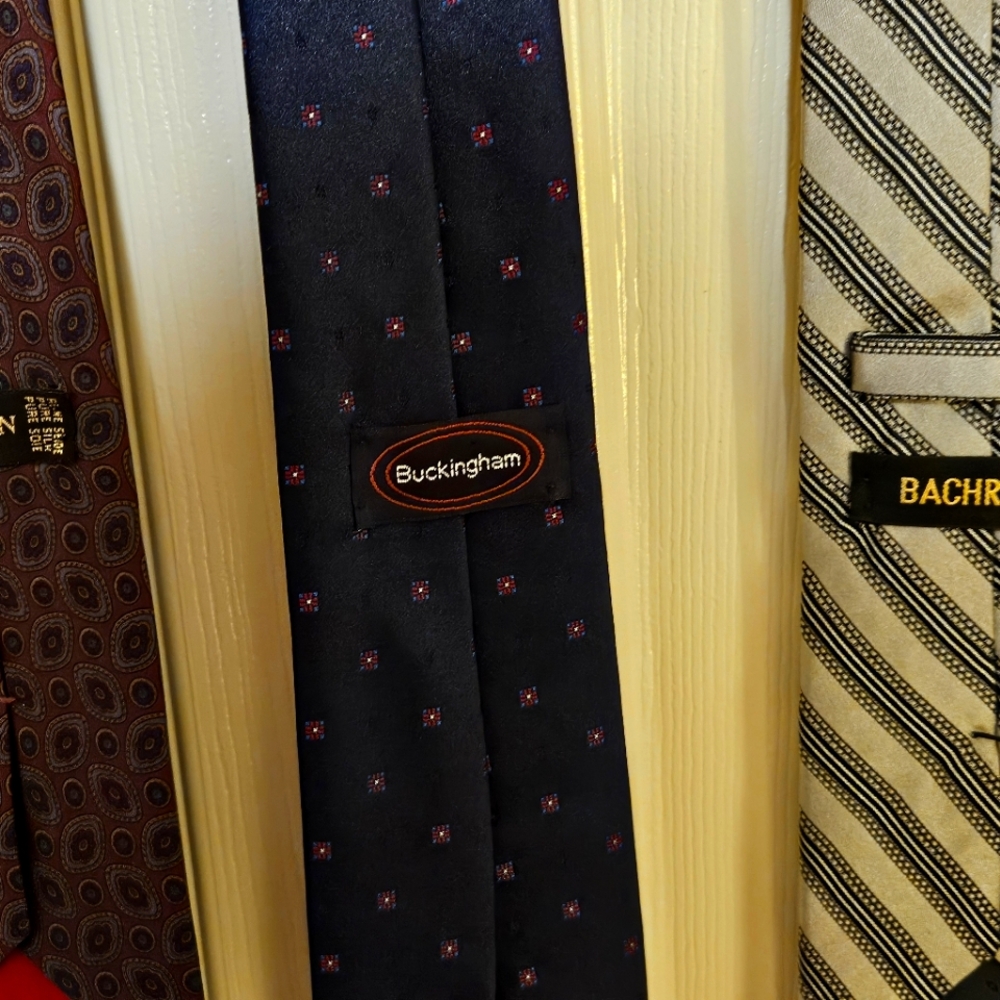 3 neck ties